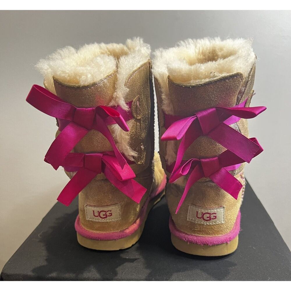 Uggs Girls size 5 Pink Glitter and Bow - Picture 4 of 5